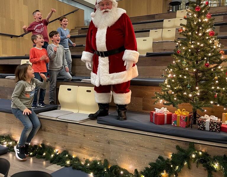 Детский, новогодний утренник в Конференц-зале